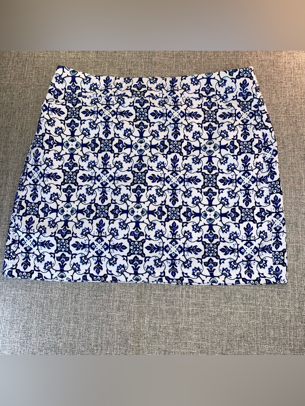 Croft & Barrow Women's Stretch White Blue Floral Skort Pockets Classic Size 14